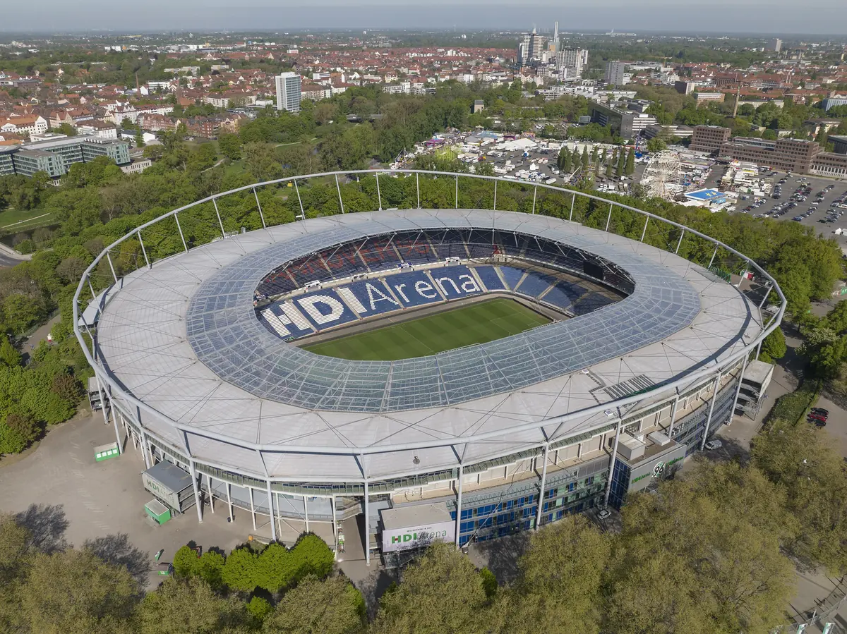 Большое ганноверское стадионное пение в рождественский период — Heinz von Heiden Arena, Ганновер