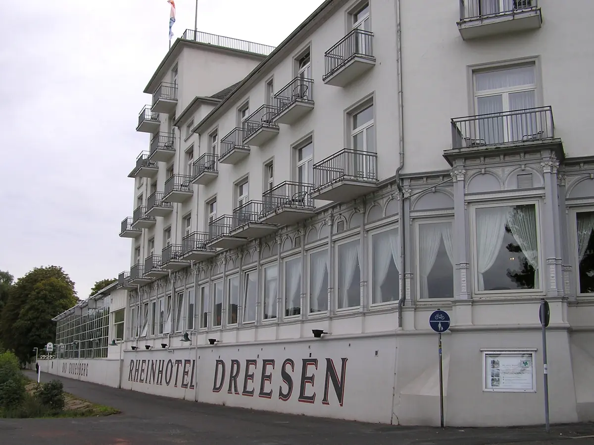 Niemals geht man so ganz - Klavierkabarett von und mit Stephan Eisel — Rheinhotel Dreesen, Bonn
