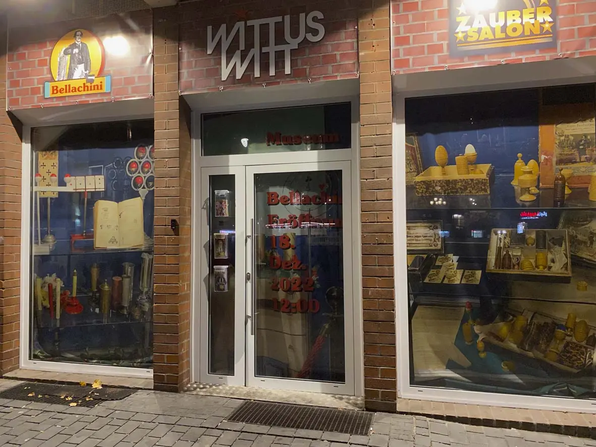 Appearances Can Be Deceiving - with Magician Wittus Witt — ZauberSalon (im Museum Bellachini), Hamburg