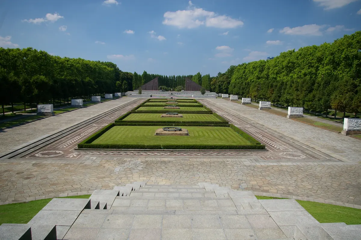 Mucke fürs Volk — Treptower Park, Берлін